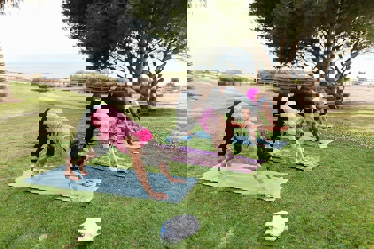 Neighbourhood Yoga Pop-Ups Have Residents Stretching in Unexpected Local Spaces